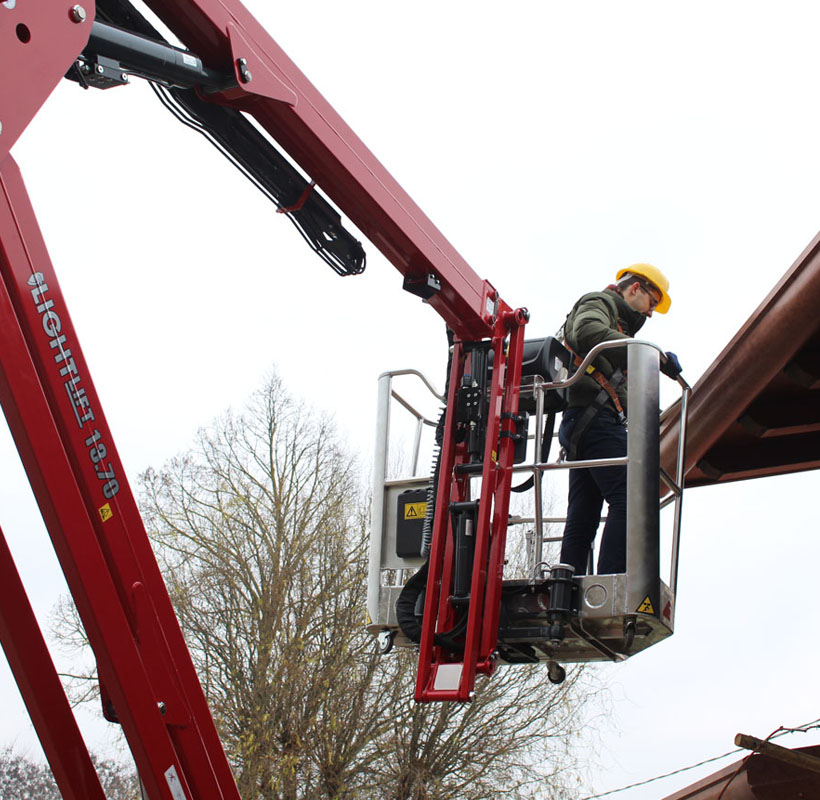 Piattaforma aerea Lightlift 13.70